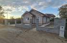 Casă cu 4 camere cu Teren 500 Mp în Oncea - 3
