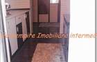 Apartament cu 2 camere decomandat în Km 5 - 1