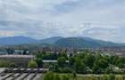 Apartament cu 3 camere decomandat în Tractorul - 2