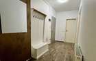 Apartament cu 3 camere decomandat în Tractorul - 4