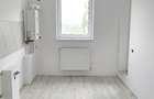 Apartament cu 3 camere decomandat în Tractorul - 9