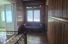 Casă cu 5 camere cu Teren 180 Mp în Central - 1
