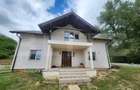Casa individuala,cu 5 camere,200 mp utili,2750 mp teren,Vintu de jos - 2