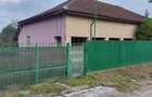 Casa de vanzare- in judetul Buzau ,comuna Parscov. Este situata la strada principala,intr- o zona frumoasa si linistita ,zona de interes turistic - 4