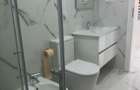 Inchiriez apartament 2 camere la casa , parcare privata interiorul curtii - 2
