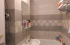 Proprietar,schimb cu 2 cam sau,vand apt.3 cam dec.Zona pietonal Unirii.turnBotosani