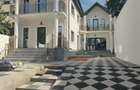 Vilă Renovată  Mihai Bravu – Mall Vitan | 250 mp.  7 camere | Curte 120, Parcare
