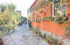 Apartament generos de vanzare in Cisnadie, 150 mp + anexe si teren