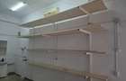 Proprietar Vand spa?iu comercial - 2