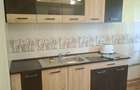 Inchiriez apartament cu 3 camere decomandat - 2