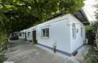 Casa cu 3 camere, baie, 2 bucatarii ?i garaj - 7
