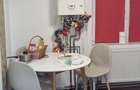 Vand apartament format din doua camere bucatarie si baie - 1