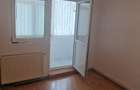 De vanzare apartament 3 camere decomandat