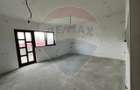 Casa / Vila cu 5 camere de vanzare - 1