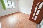 Casă cu 3 camere cu Teren 200 Mp în Central - 3