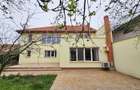 Casă cu 8 camere cu Canalizare în Central - 28 Casă cu 8 camere cu Canalizare în Central - 28