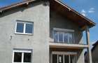 Casă cu 6 camere în Dumbrăvița - 1