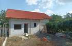Proprietar vand teren cu casa in ro?u - 1