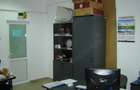 Proprietar, inchiriez 2 spatii comerciale (intrari separate) - pretabile sediu firma birouri - 4