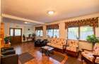 Casă individuală cu 10 camere cu Teren 1742 Mp în Central - 17