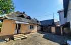 Casa cu etaj si anexe de vanzare - 6