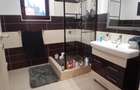 Casă individuală cu 4 camere cu Canalizare în Central - 16