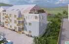 Apartament cu 5 camere decomandat în Tractorul - 4