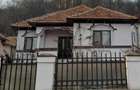 Casă cu 5 camere cu Teren 3424 Mp în Tismana - 1
