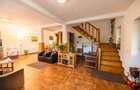 Casă individuală cu 10 camere cu Teren 1742 Mp în Central - 24