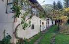 Casa de vanzare cu 2 apartamente separate si teren 500 mp Cisnadioara - 1