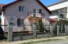 Casă cu 4 camere în Dumbrăvița - 1