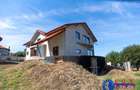 Casă cu 6 camere cu Teren 2564 Mp în Mineri - 3