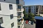 Apartament cu 3 camere semidecomandat în Tractorul - 13