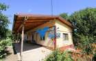 Casă cu 3 camere cu Teren 2500 Mp în Cataloi - 1