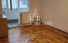 Apartament cu 3 camere decomandat în Aradului - 2