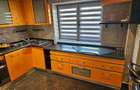 Apartament 3 camere et.1 stradal Piata Alba Iulia,B-dul Decebal,sec.3