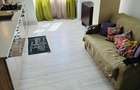Inchiriez apartament ,zona parculet Rovine - 1