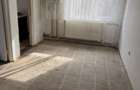 Vand apartament 3 camere Razboieni ,Semidecomandat,Confort 3