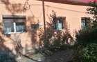 Apartament 3 camere, la casa, 178 mp utili, curte comuna, parter-Modern