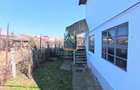 Două case în curte comună, 6 camere + 385 teren - zona semicentrală - 15