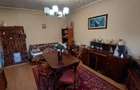 Casă cu Teren 300 Mp în Central - 3