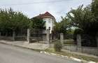 Casa individuala de inchiriat|250 mp utili |Teren 900 mp|Zona Sud RmVl - 16