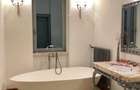 Vila cu 21 camere la Km. zero in Bucuresti-Birouri exclusive/Misiune diplomatică