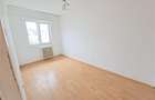 Apartament 3 camere semidecomandat, zona Milcov - 3