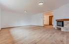 Proprietate si cu potential investitional, 2 imobile, vila 500 mp si casa renova