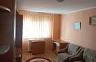 Inchiriez Apartament 2 camere DECOMANDAT, zona linistita, zona Liceu Economic, Etaj 1/4, Botosani - 8