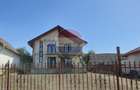 Casa / Vila cu 4 camere de vanzare
