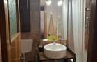Inchiriez apartament Universitate 50 mp etaj 3.