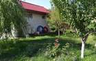 Vand casa in Ulmi, complet mobilata si utilata, 5 dormitoare, living, 2 bai, bucatarie, 230 mp, garaj, beci, 500 mp teren, pret 185 000 euro. - 3