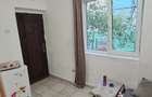 Camera de camin cu baie - 4
